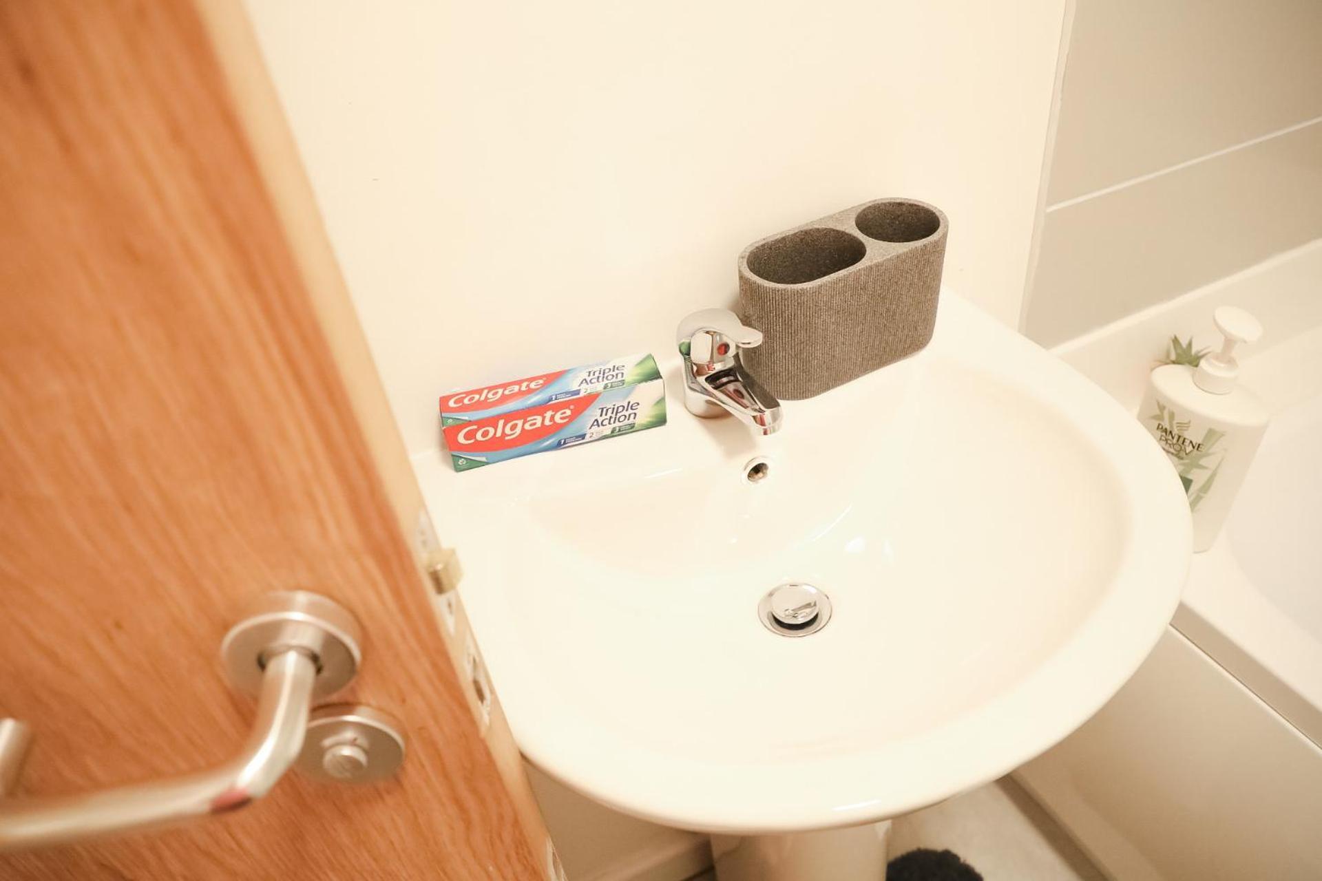 1 Bedroom Apartment Bradford City Centre Foster Square Kültér fotó